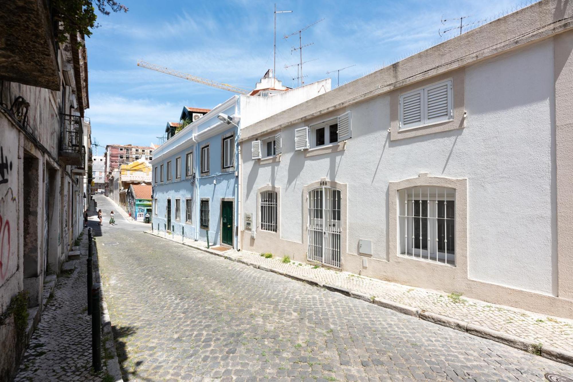 Praca Alegria Lovely * Lisbon